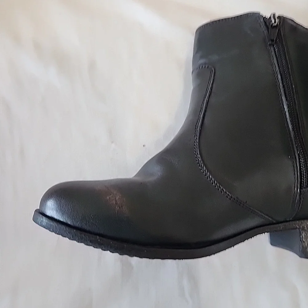 Sandro Moscoloni For Her Ribbed Gore Boot Black Chelsea Style Women's 38 (8)‎